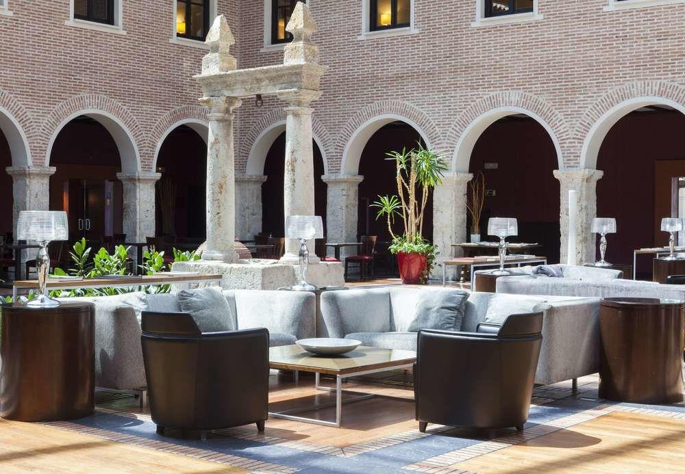 Ac ホテル パラシオ デ サンタ アナ バリャドリド エクステリア 写真 The hotel's lobby