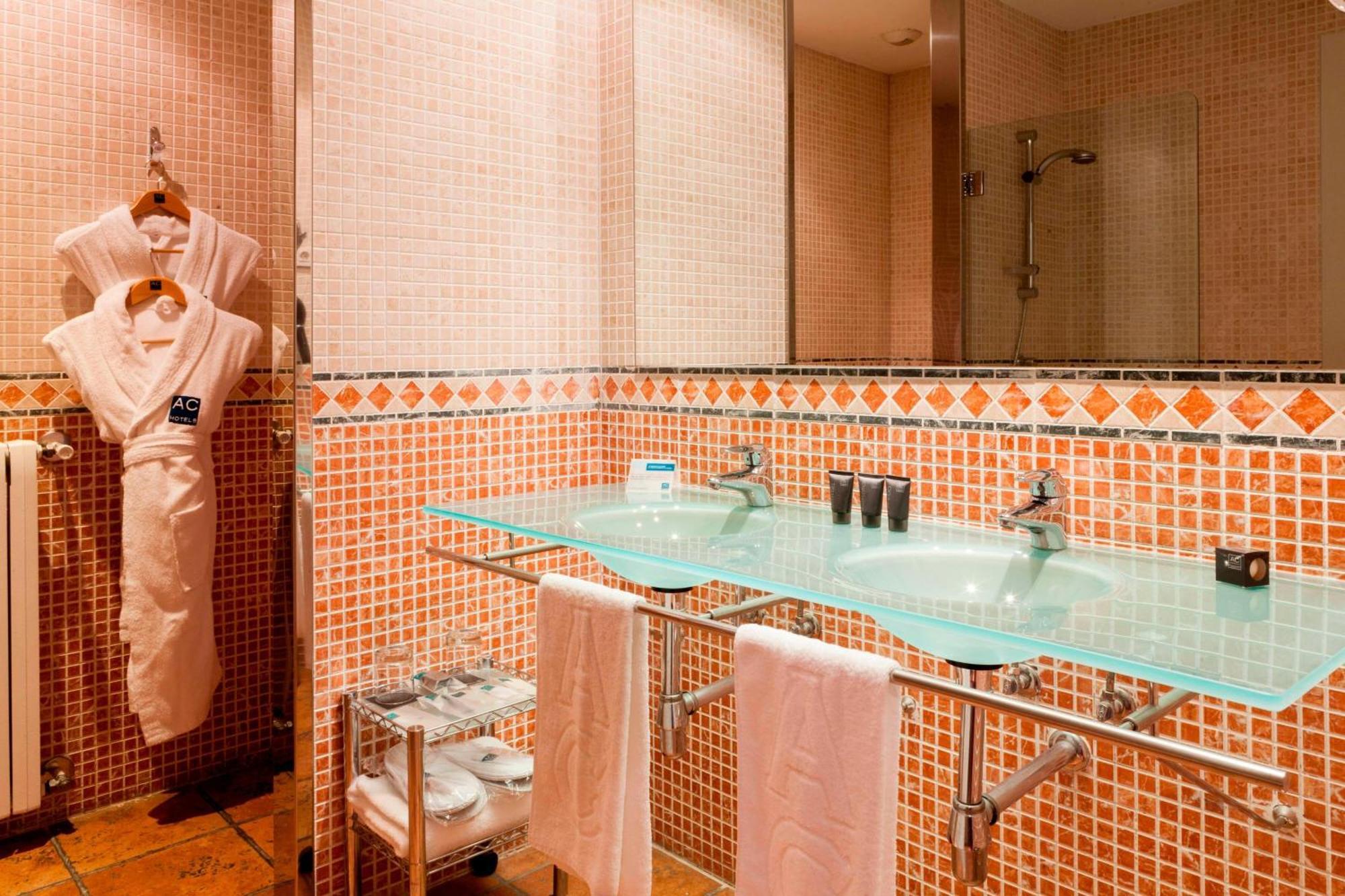 Ac ホテル パラシオ デ サンタ アナ バリャドリド エクステリア 写真 Bathroom