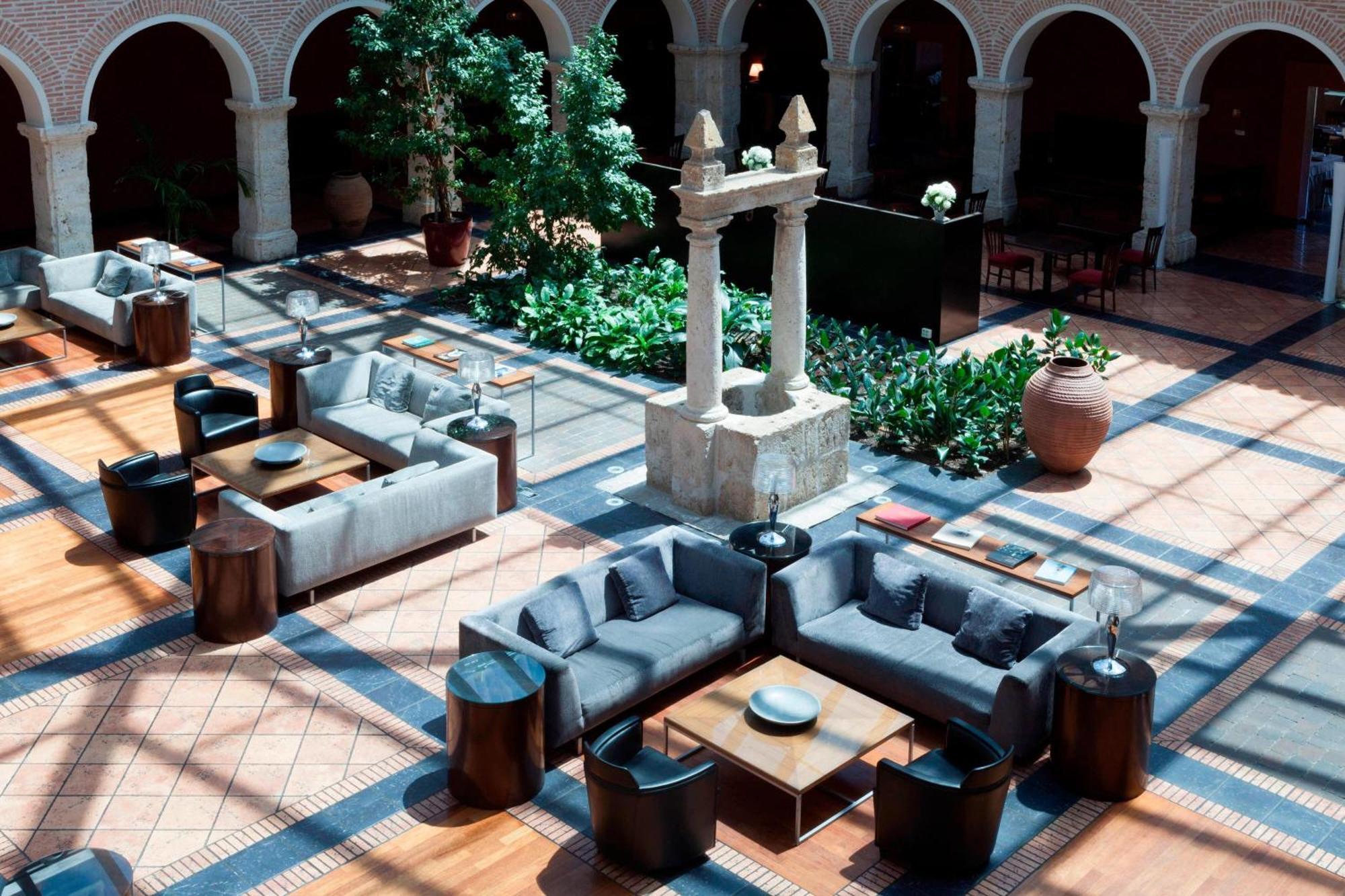 Ac ホテル パラシオ デ サンタ アナ バリャドリド エクステリア 写真 The hotel's lobby