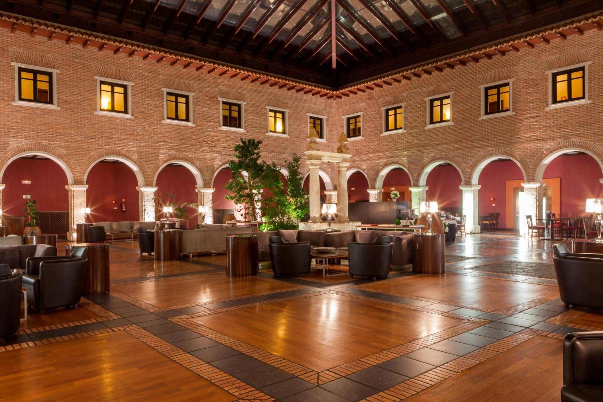 Ac ホテル パラシオ デ サンタ アナ バリャドリド エクステリア 写真 The interior of the hotel