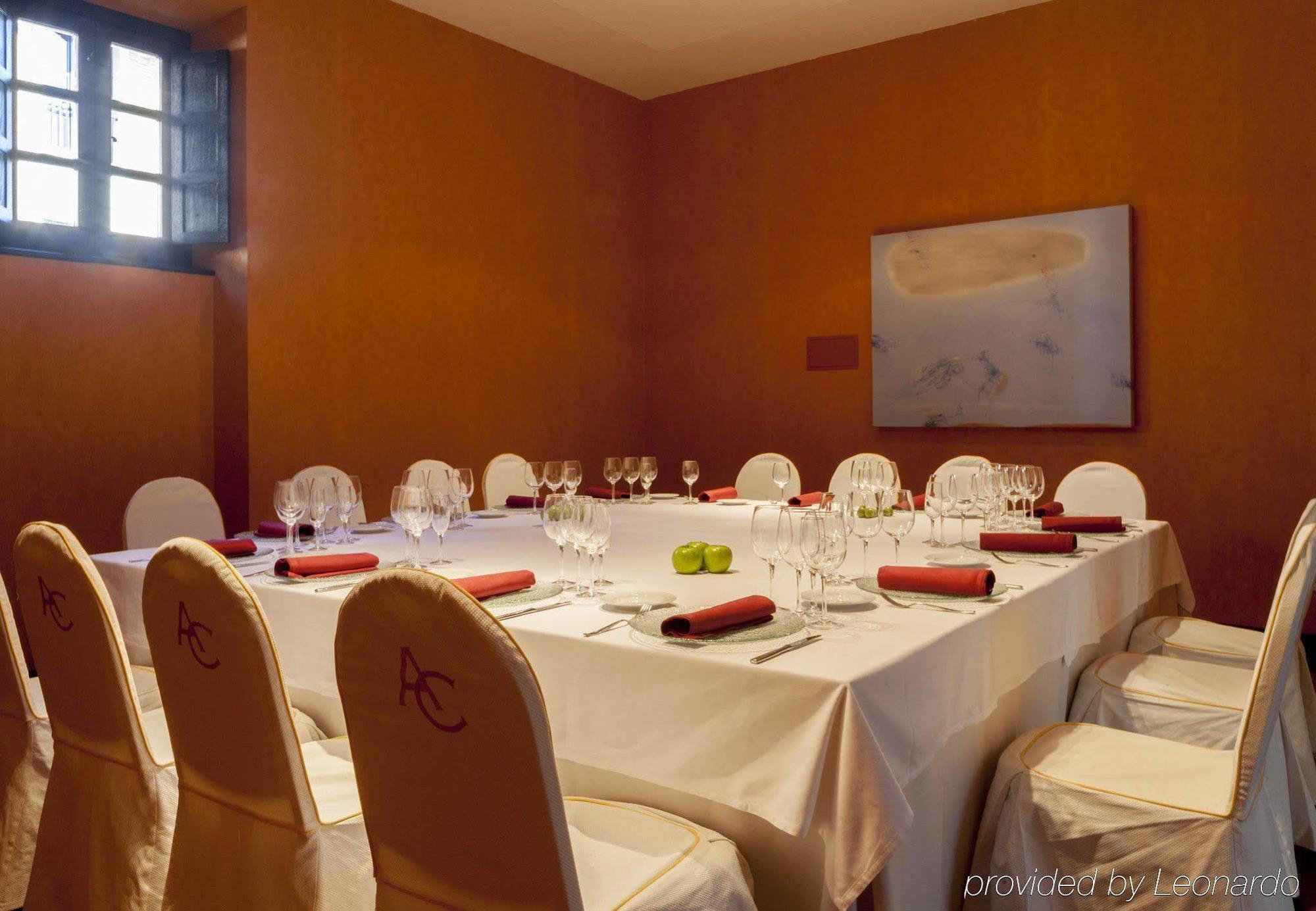 Ac ホテル パラシオ デ サンタ アナ バリャドリド エクステリア 写真 A private dining room at the Mandarin Oriental, Madrid