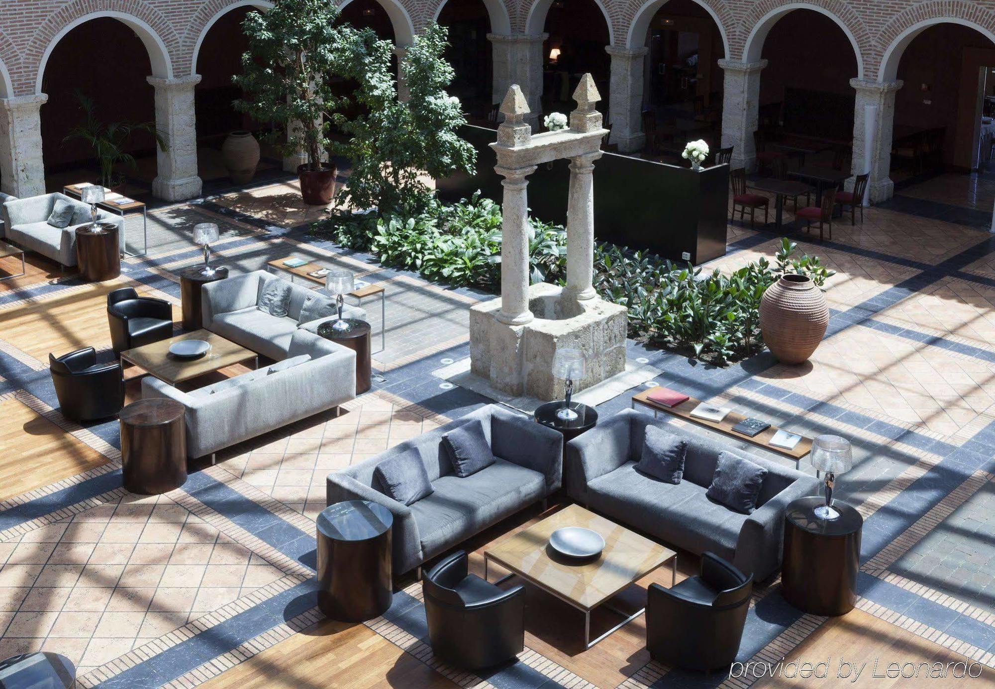 Ac ホテル パラシオ デ サンタ アナ バリャドリド エクステリア 写真 The hotel's lobby