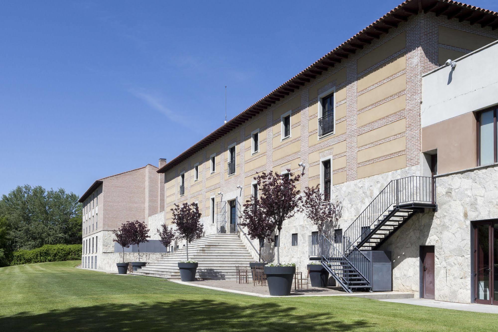 Ac ホテル パラシオ デ サンタ アナ バリャドリド エクステリア 写真 The University of Navarra